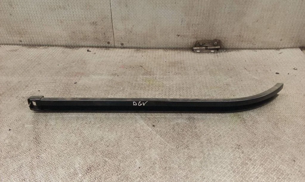 Sliding door upper top rail – Chrysler Grand Voyager V (2007-2015)