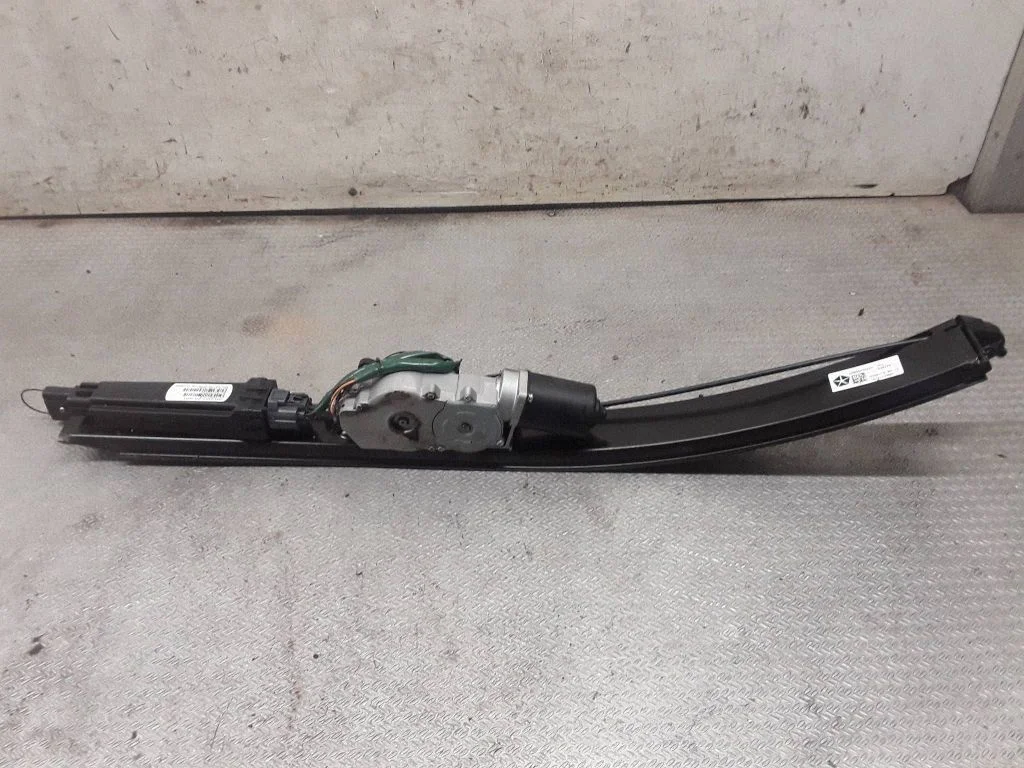 Sliding door motor assembly – Chrysler Grand Voyager V (2007-2015)