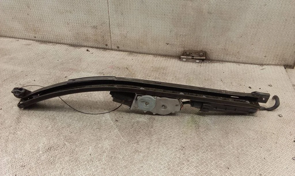 Sliding door motor assembly – Chrysler Grand Voyager V (2007-2015)