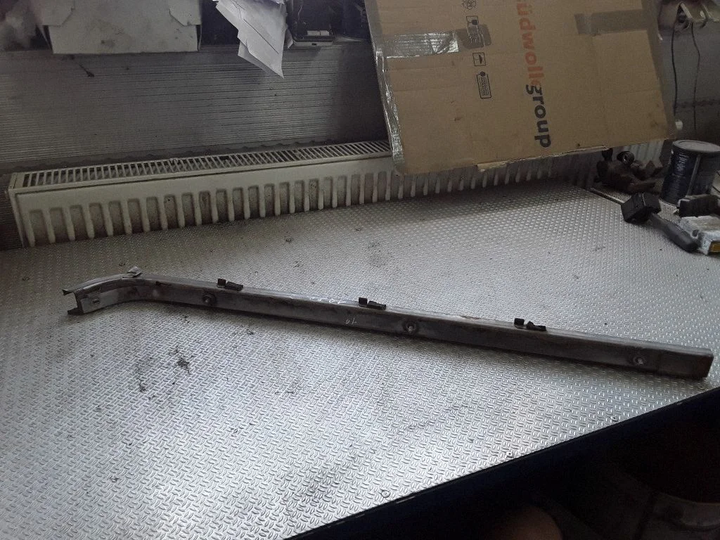 Sliding door upper top rail – Hyundai H-1, Starex, Satellite (1997-2008)