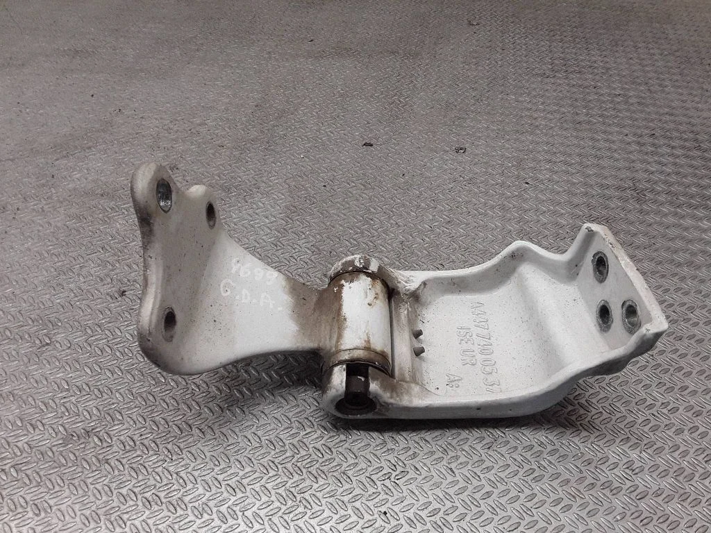 Loading door lower hinge A4477400537