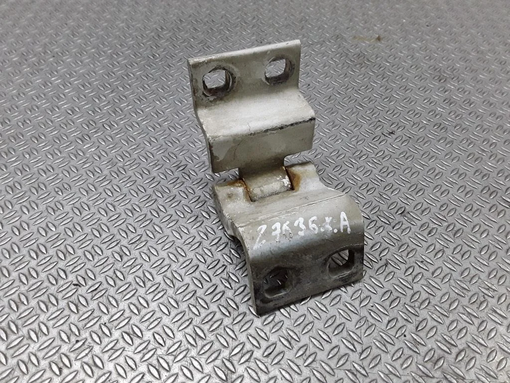 Loading door lower hinge – left