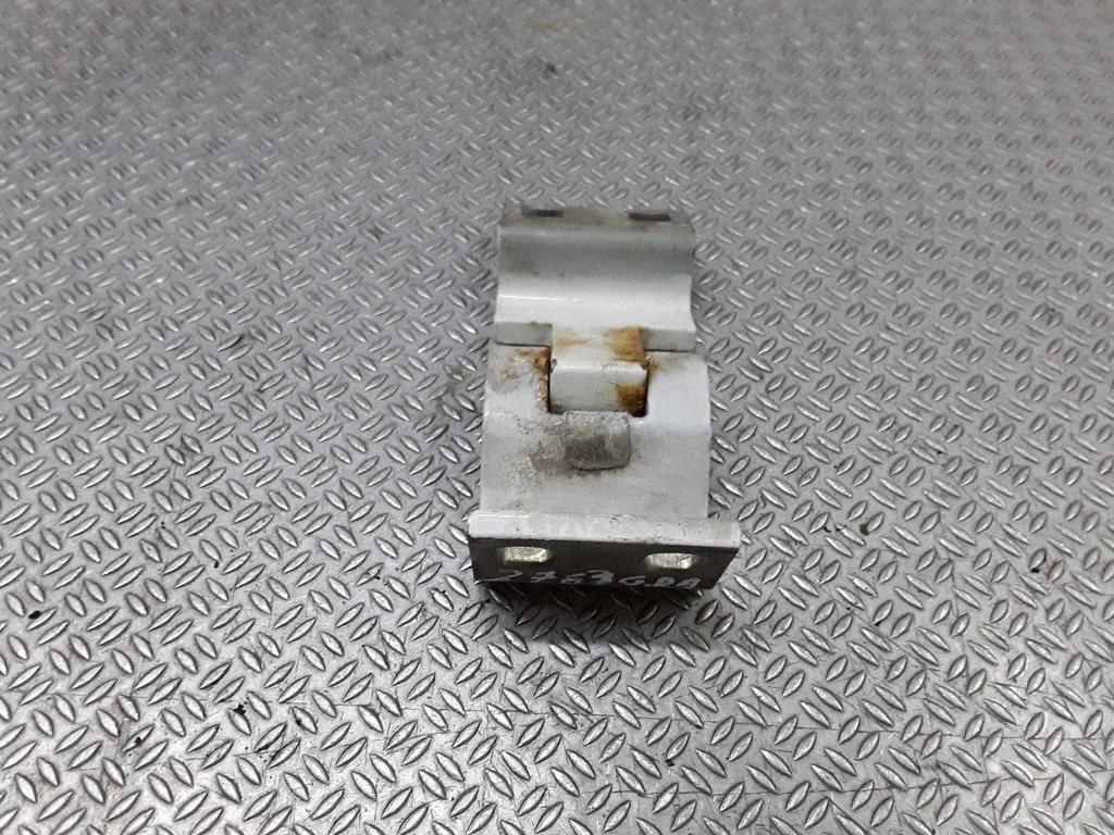 Loading door lower hinge – right