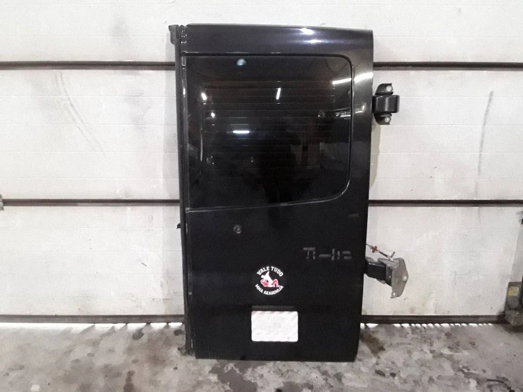 Back/rear loading door – right