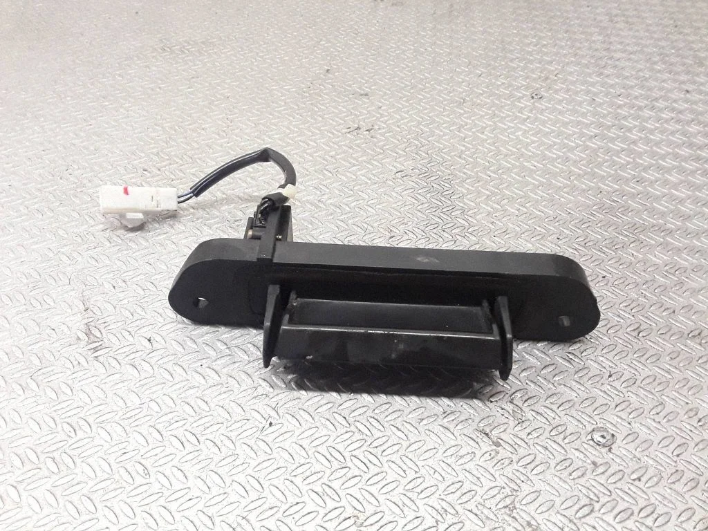 Loading door exterior handle