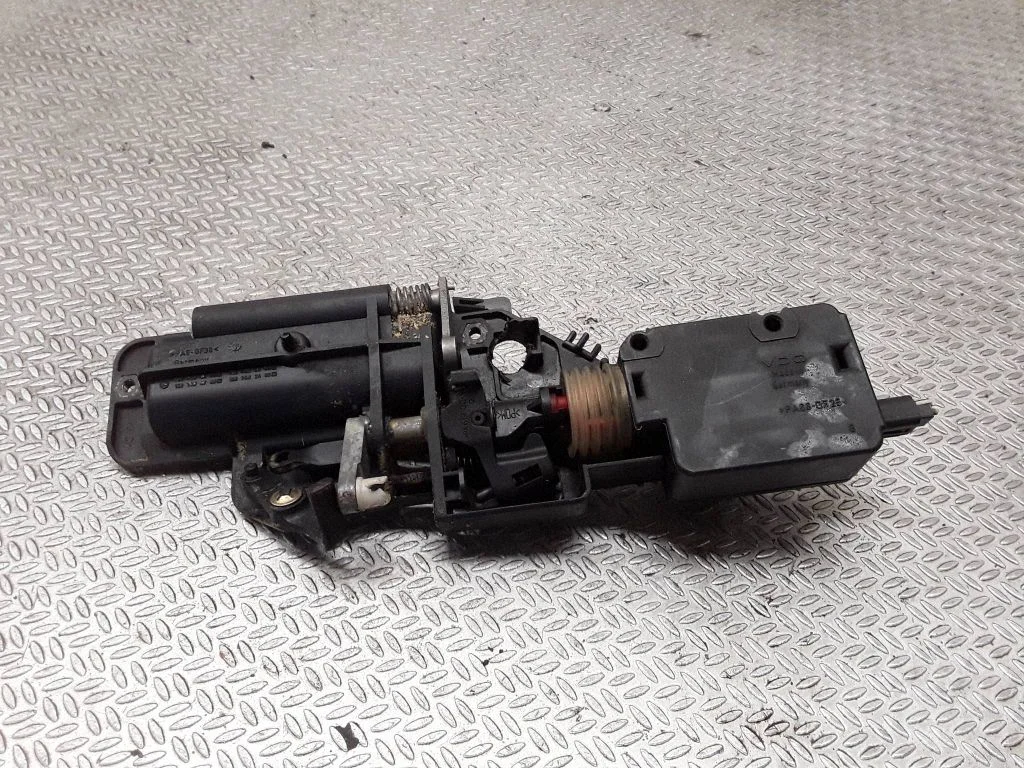 Loading door exterior handle 1637402931