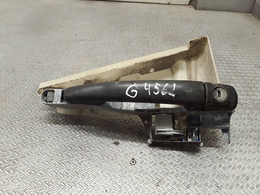 Loading door exterior handle – right