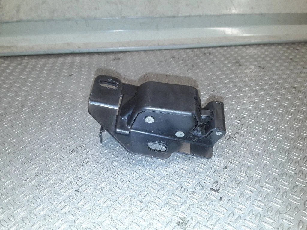 Loading door lock