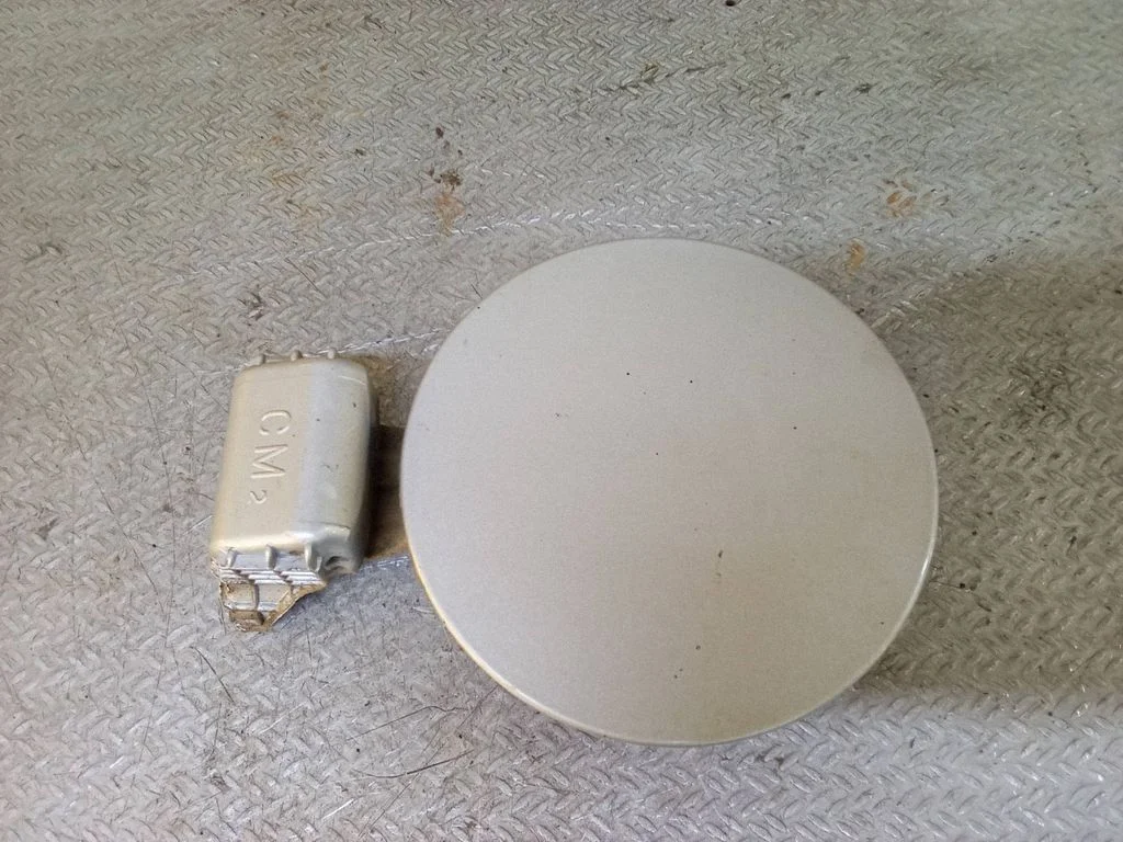 Fuel tank cap 695102B000