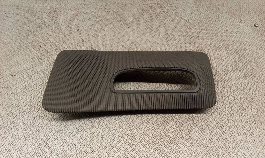 Dash center speaker trim cover – Volvo V70 (2008-2013)