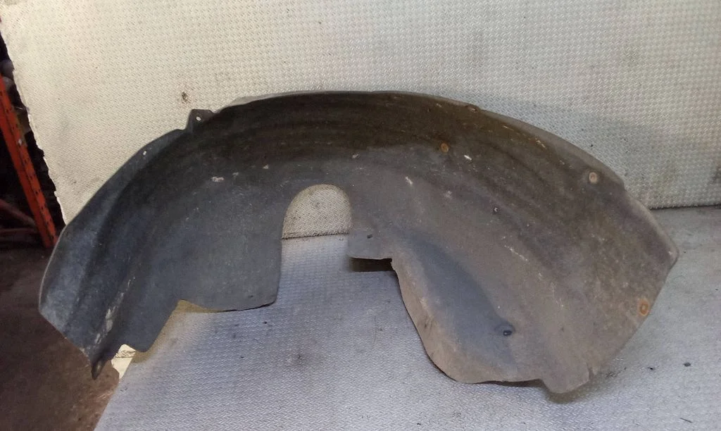 Rear arch fender liner splash guards – right