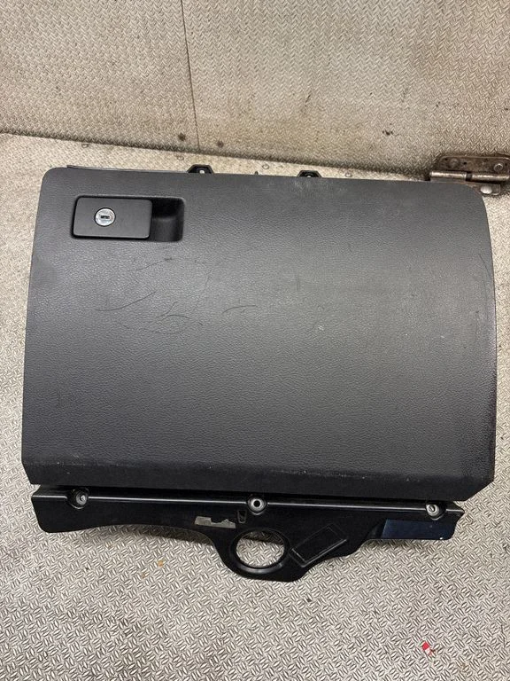 Glove box – Volkswagen Passat CC (2008-2016)