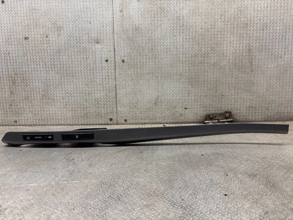 Dekoratīvā apdares josliņa – Toyota Avensis T250 (2003-2006)