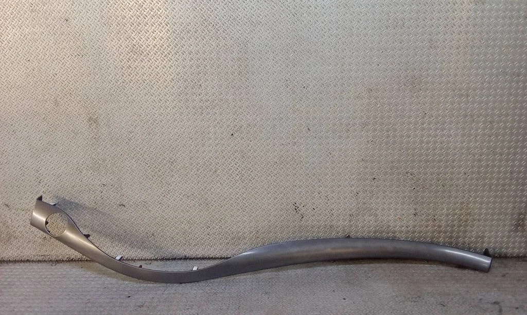 Dashboard glove box trim U09F483810