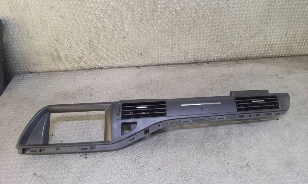 Dashboard glove box trim 9682297777