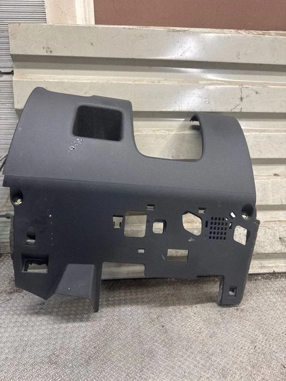 Dashboard lower bottom trim panel 8P1863075A