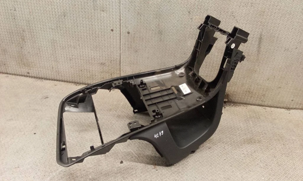 Dashboard center trim panel – Volvo XC60 (2009-2013)
