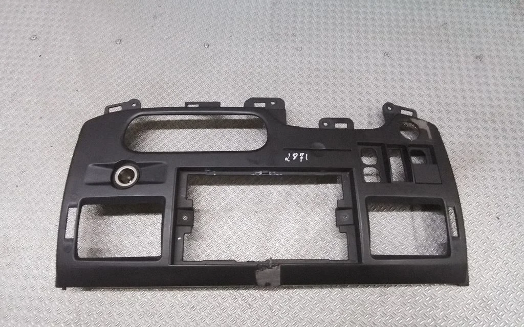 Panel deski rozdzielczej (środkowy) 6C11V047A04