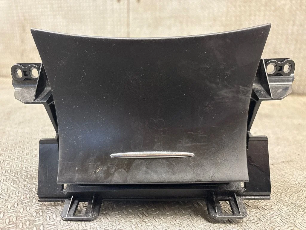 Pelnutrauks panelī 7389057L01