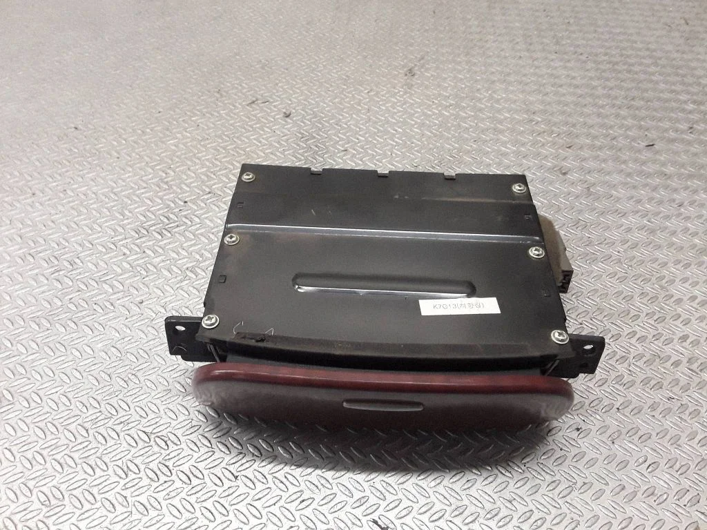Car ashtray K7G13