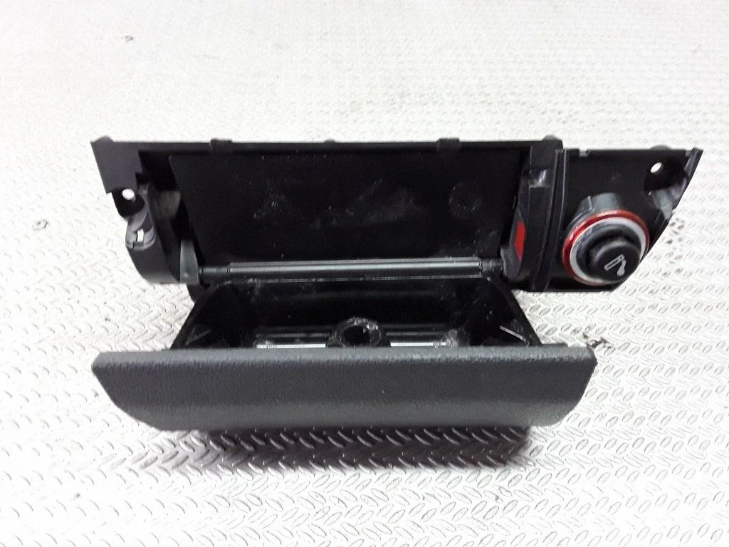 Car ashtray trim – Volkswagen Touran I (2003-2010)