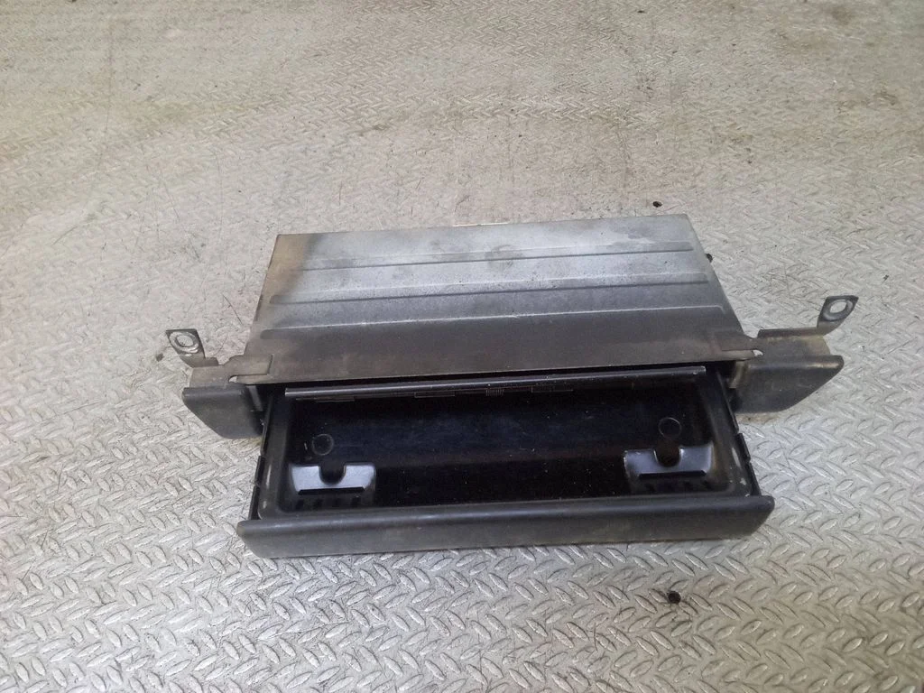 Car ashtray 4A1857951D