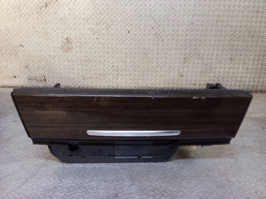 Car ashtray 911931706