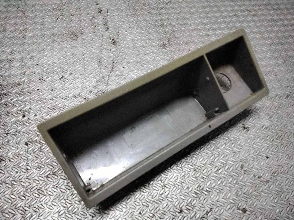 Sigaretisüütaja viimistlus – Volkswagen Polo III 6N 6N2 6NF (1995-2001)