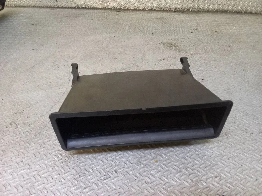 Dashboard storage box/compartment 51169113674