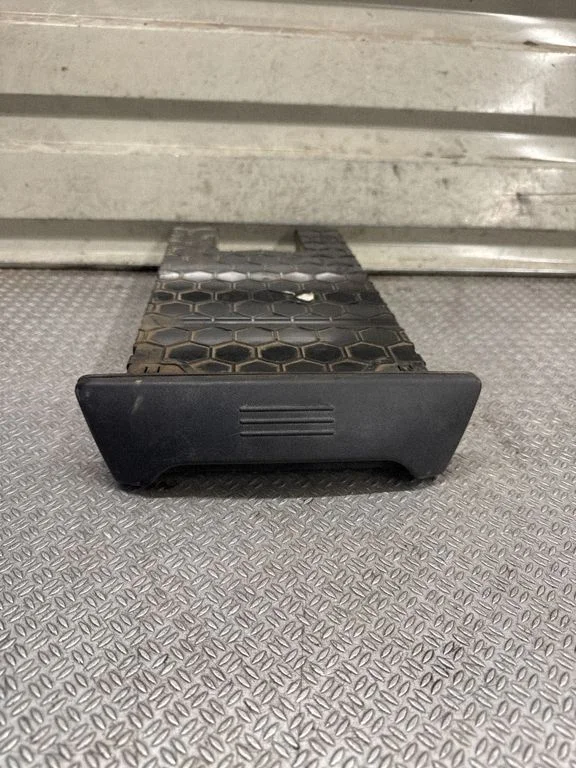 Dashboard storage box/compartment 6321S780