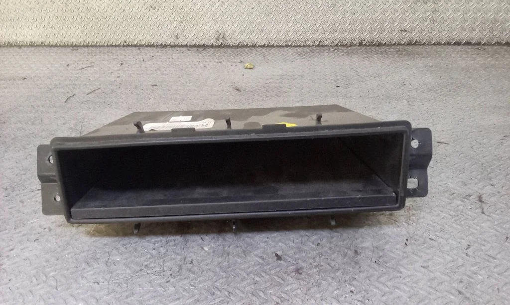 Dashboard storage box/compartment 04678862AA