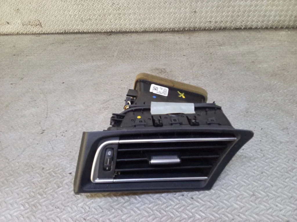 Dashboard side air vent grill/cover trim 14121810