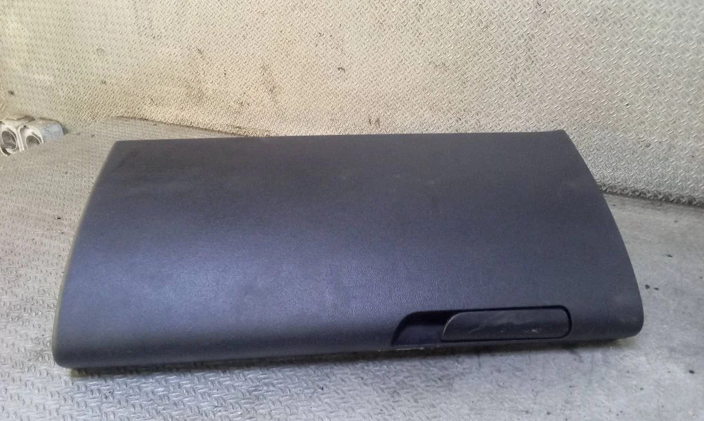 Glove box lid/cover