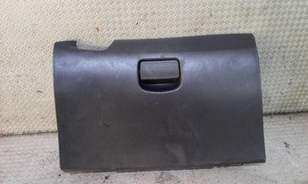 Glove box lid/cover