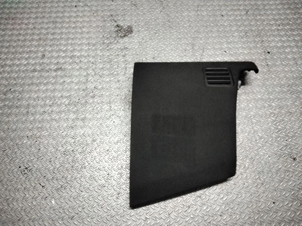 Side speaker trim/cover – left