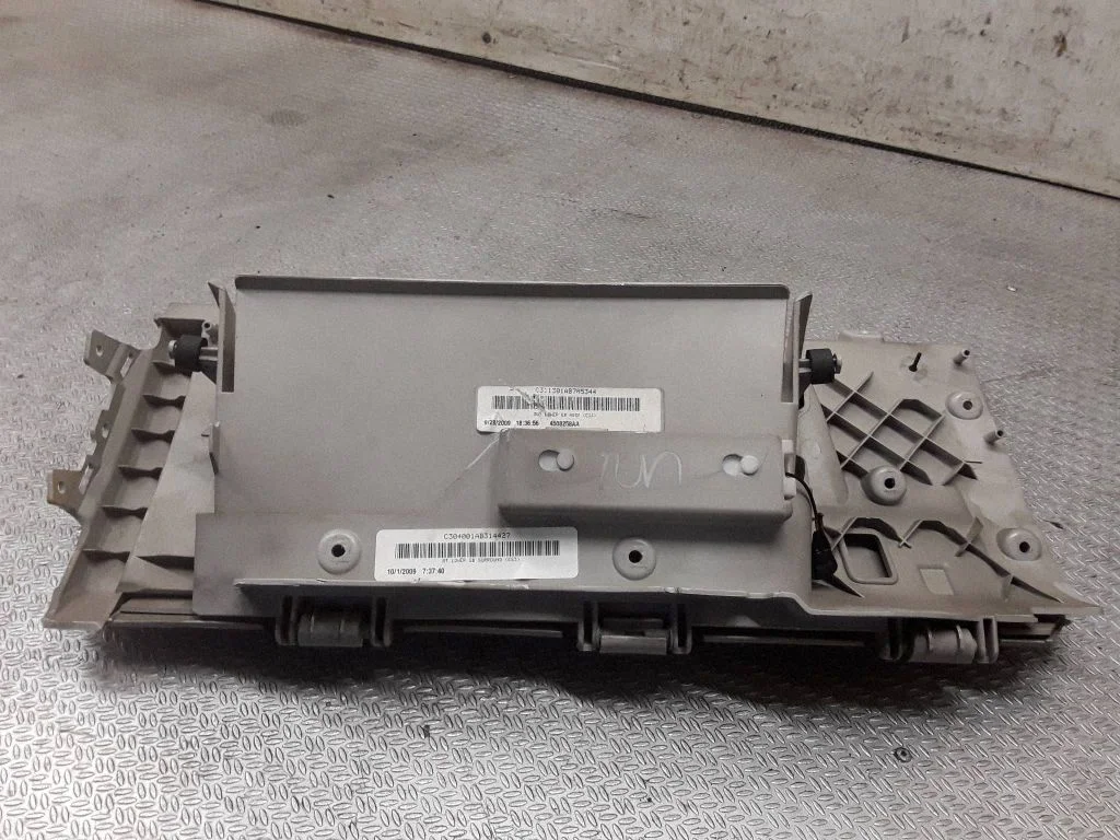 Glove box set L0095875
