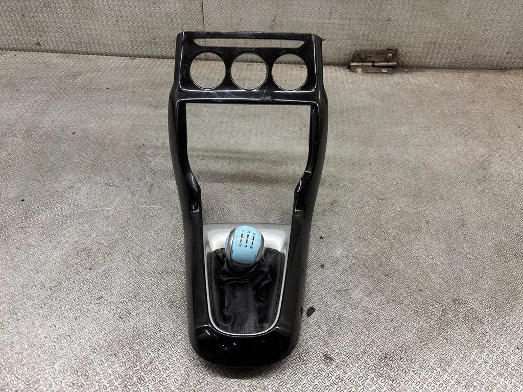 Gear shifter surround trim plastic 96870055