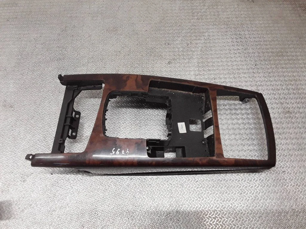 Keskkonsool – Audi A6 Allroad C6 (2006-2011)