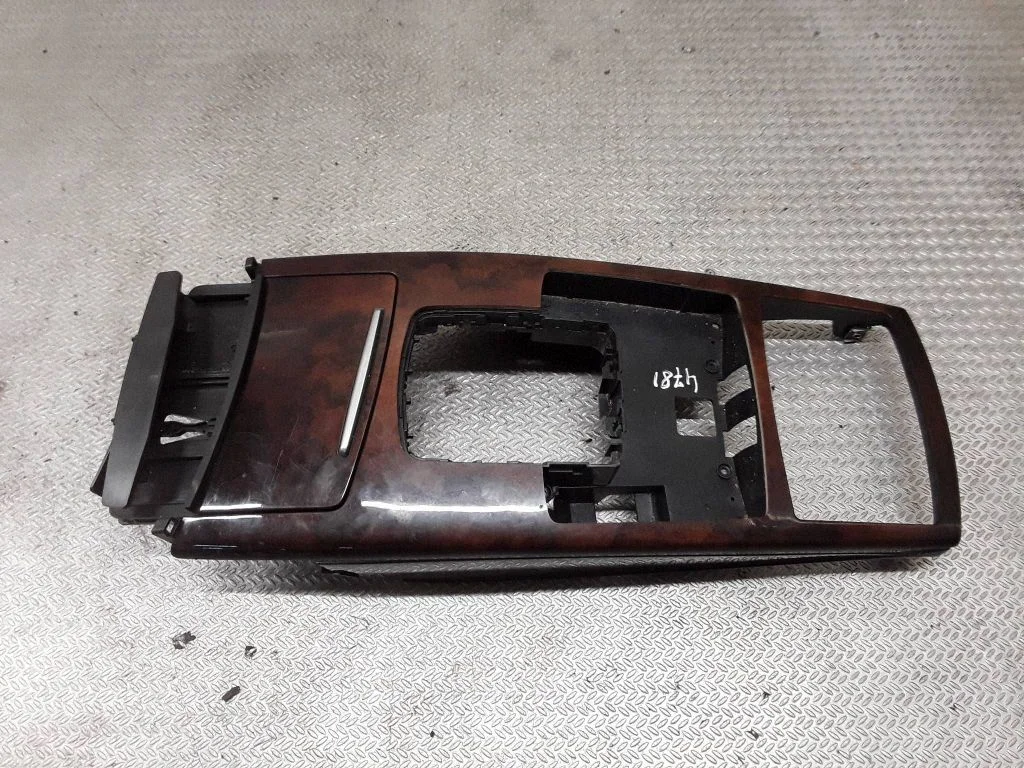 Käigukangi ümbrise viimistlus (plastik) – Audi A6 Allroad C6 (2006-2011)