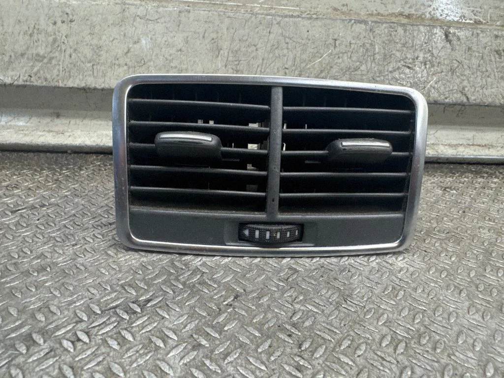 Rear air vent grill – Audi A6 Allroad C5 (1999-2005)