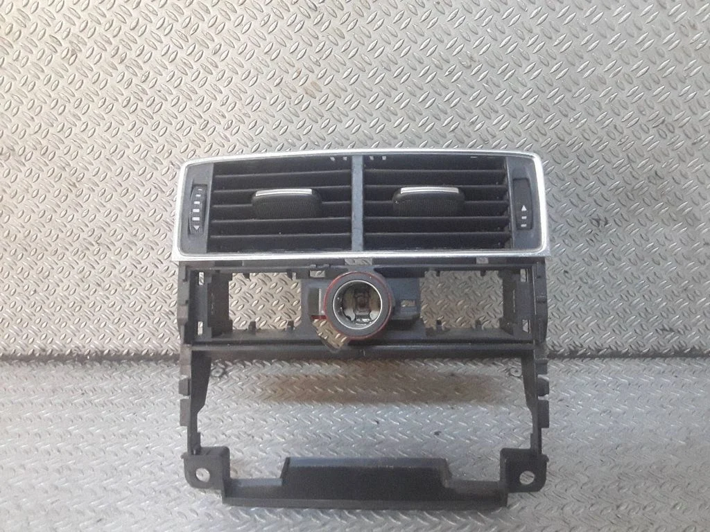 Rear air vent grill 4E0819203C