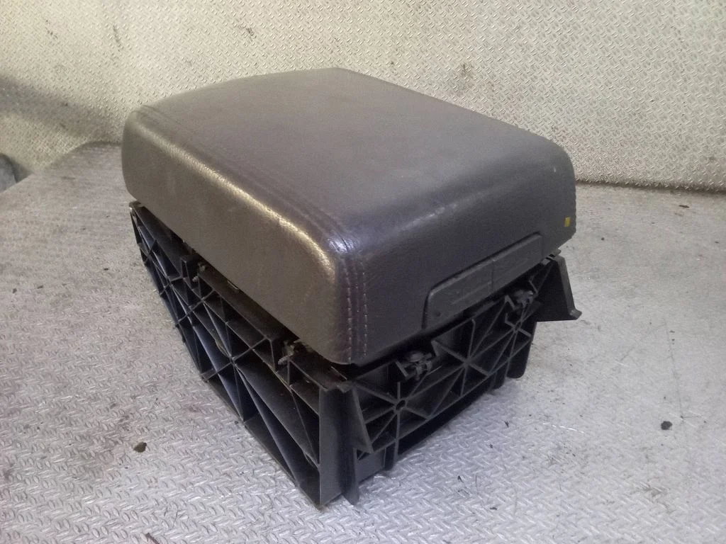 Armrest 7L6863762D