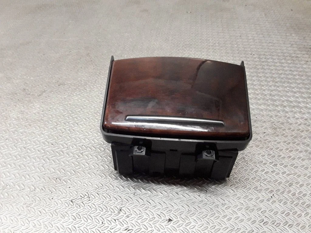 Cup holder front 4F1862533C