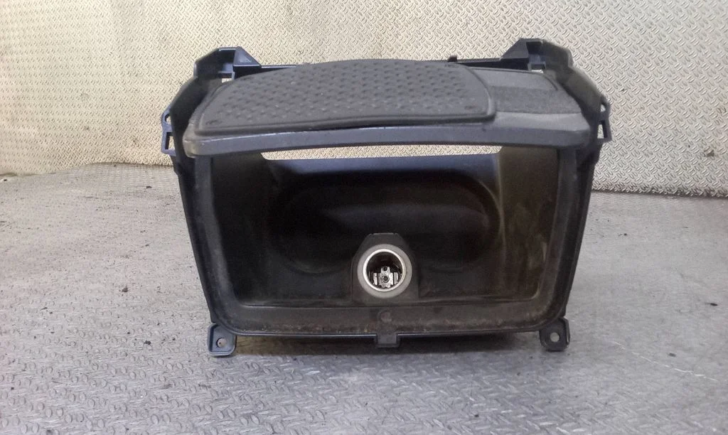 Cup holder front 8200531087