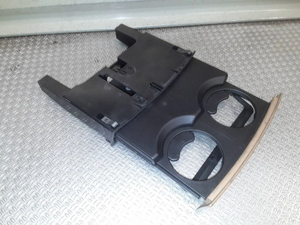 Cup holder back 7L5862532