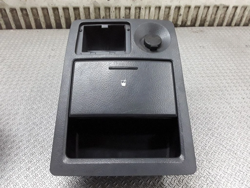 Cup holder back
