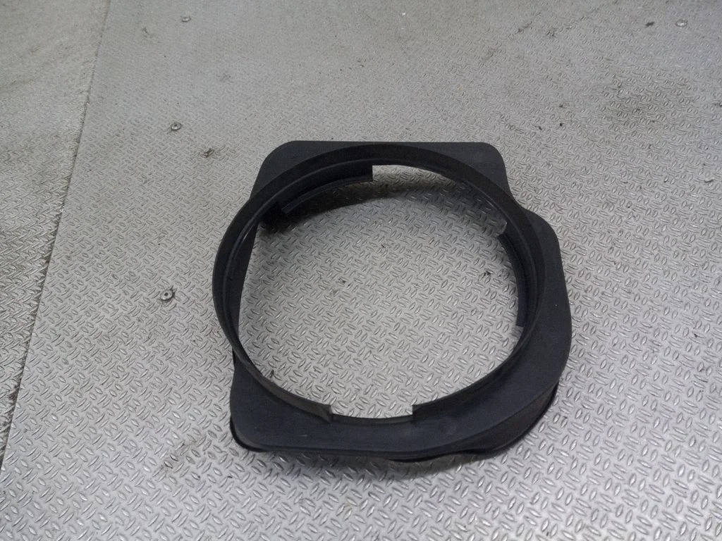 Front door speaker cover trim 7L6035217