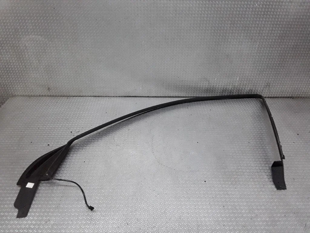 Other front door trim element 8402507LH