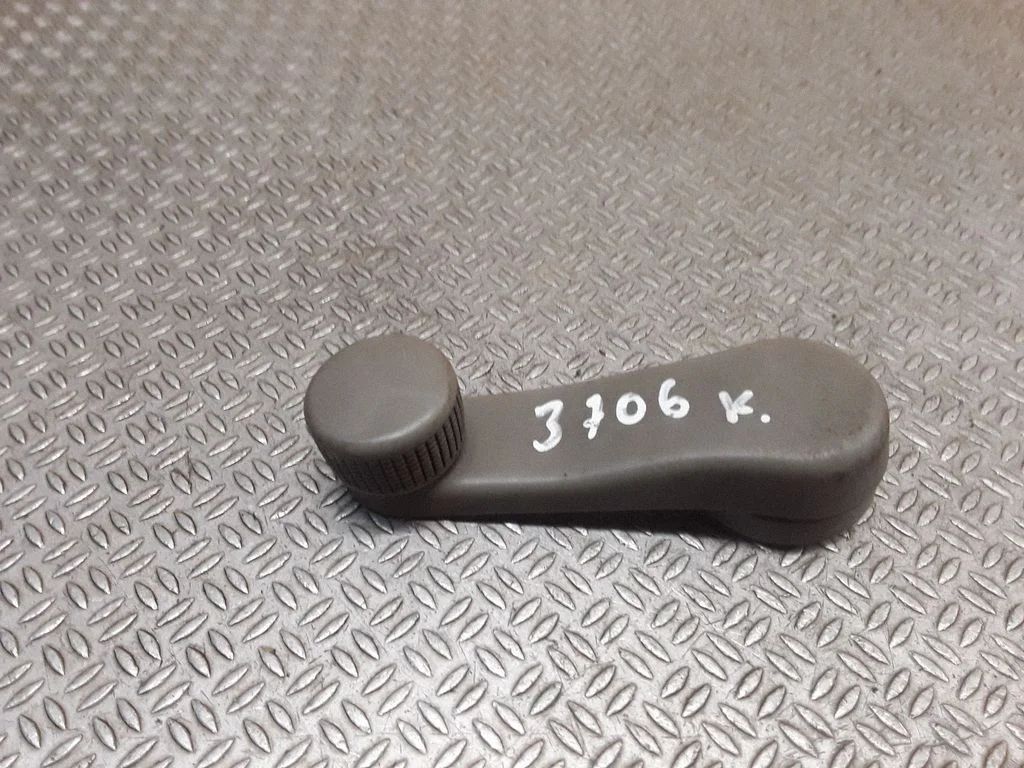 Front door window winding handle 1H0837561D