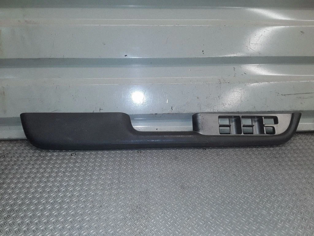 Front door interior handle trim 809498H700